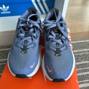 Nike Renew Run Red Bronze Sneakers